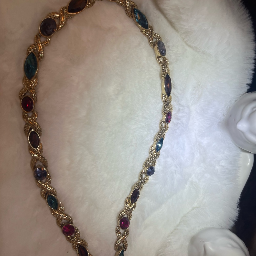 Gold tone and multicolor rhinestone leaf design necklace - Picture 4 of 12